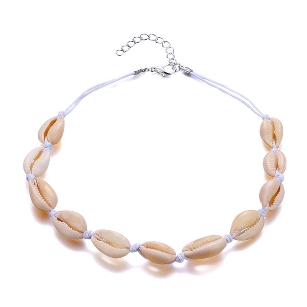 Brand new seashell choker Necklace